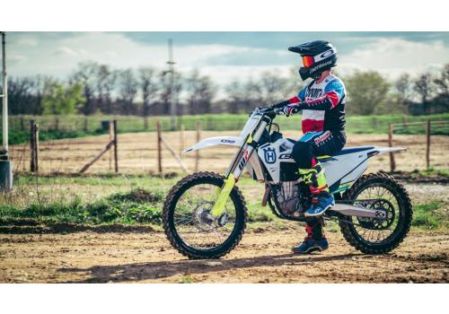 Dirt Bike vs. Pit Bike: They Look the Same…But Are They Different?